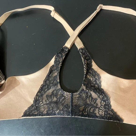 Victoria Secret - Picture 8 of 8